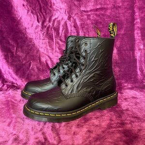 Dr. Marten’s 1460 FLAMES boots